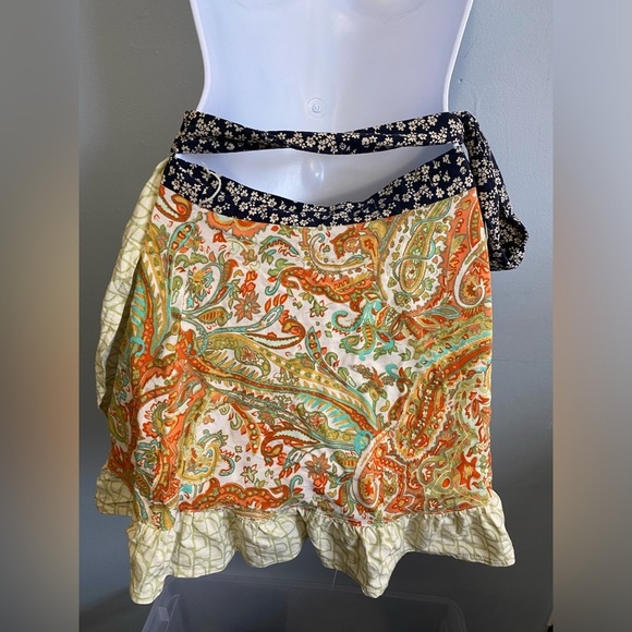 Urban Outfitters Toni Floral Wrap Skirt - Picture 4 of 10